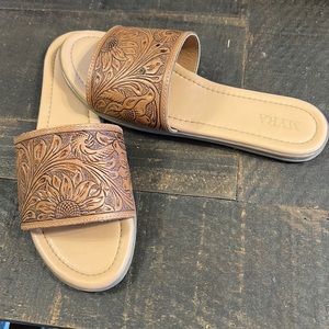 Myra tooled slides